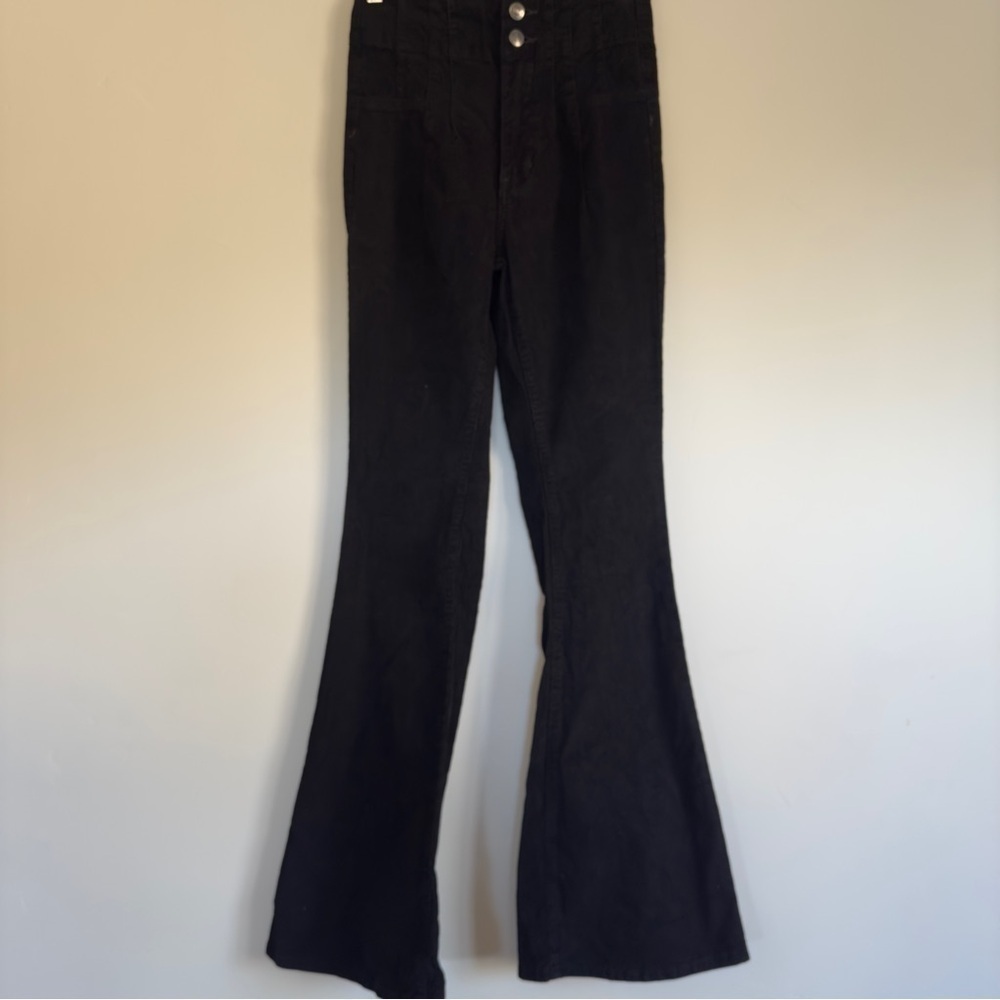 Free People We The Free Jayde Corduroy Flare Jeans in black size: 25 - Picture 2 of 5